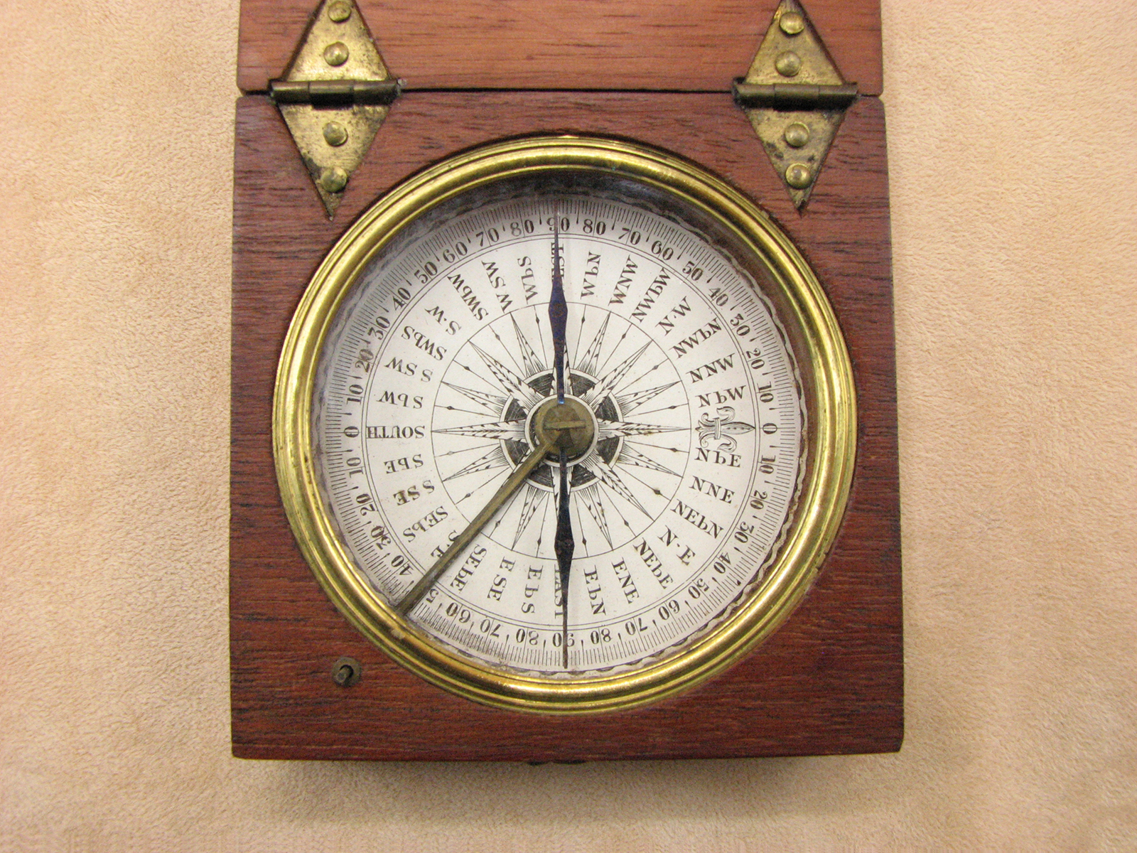 19th century Georgian mahogany cased pocket compass